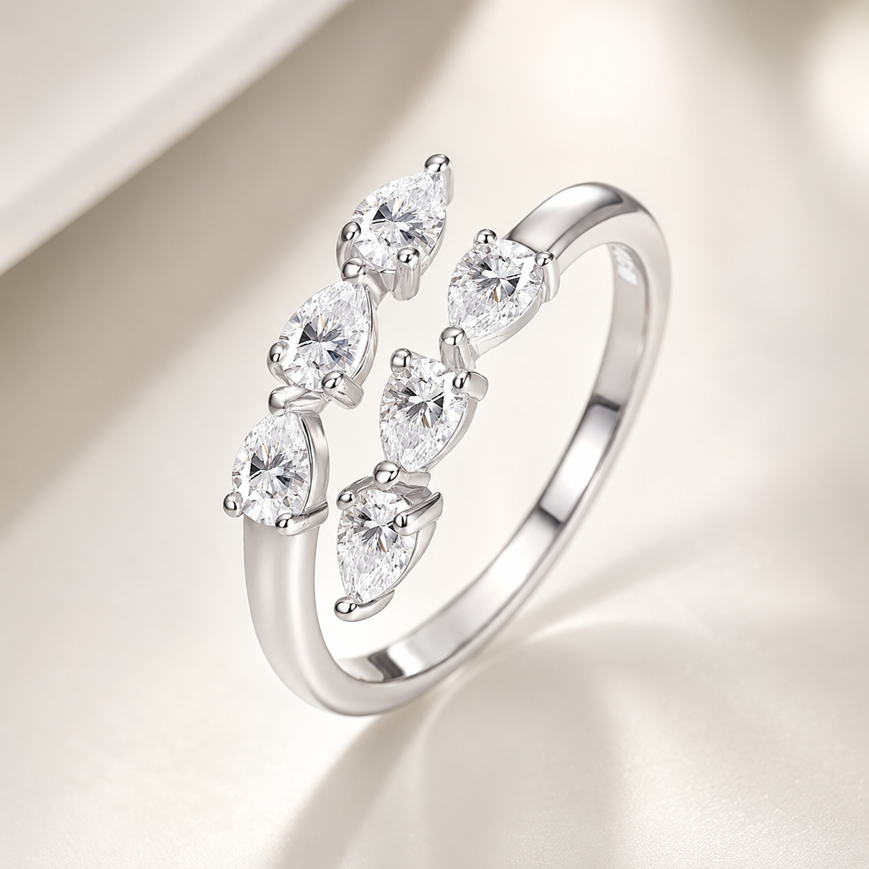 Anillo Crown Moissanita 1.8 CT