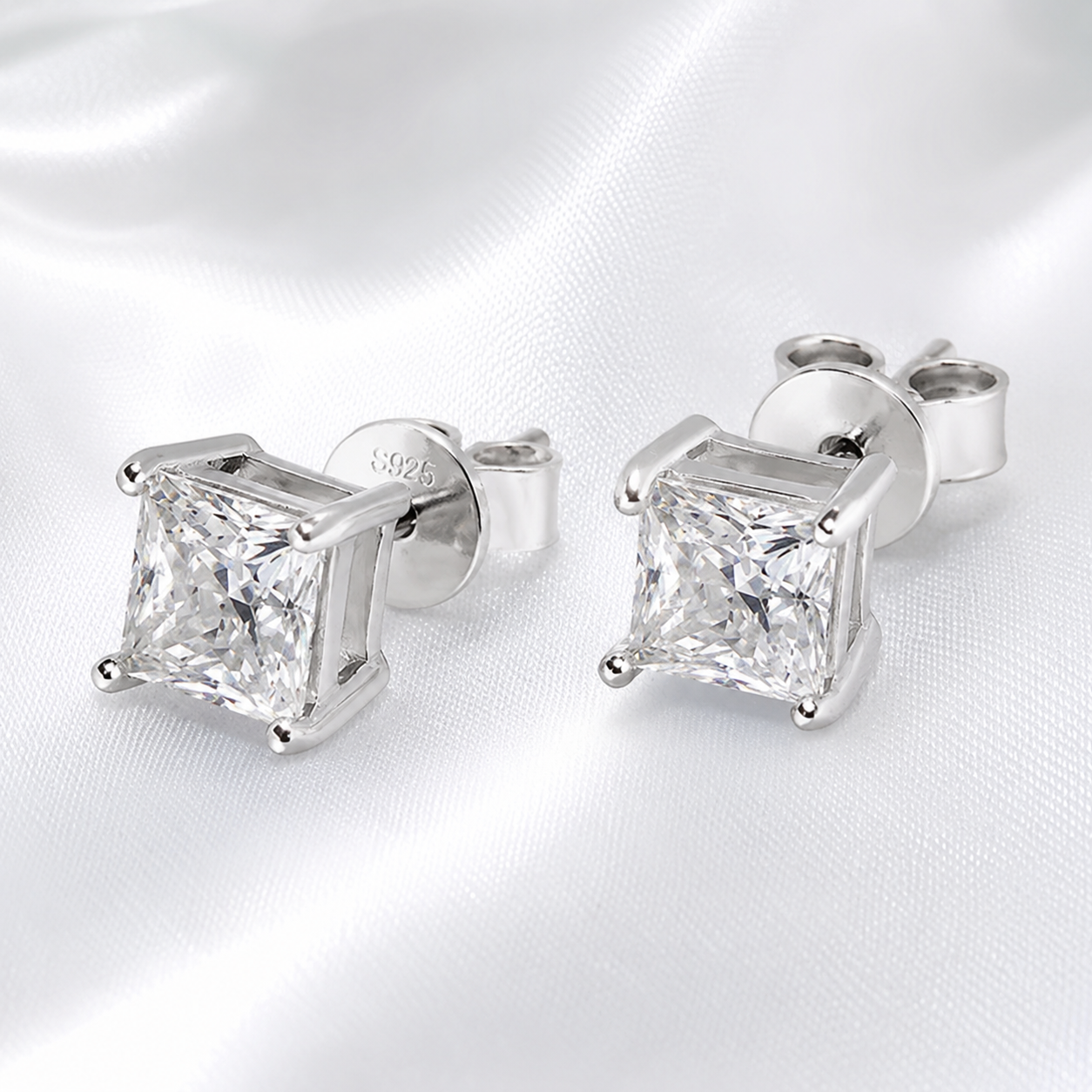 Aretes Esencia de Moissanita