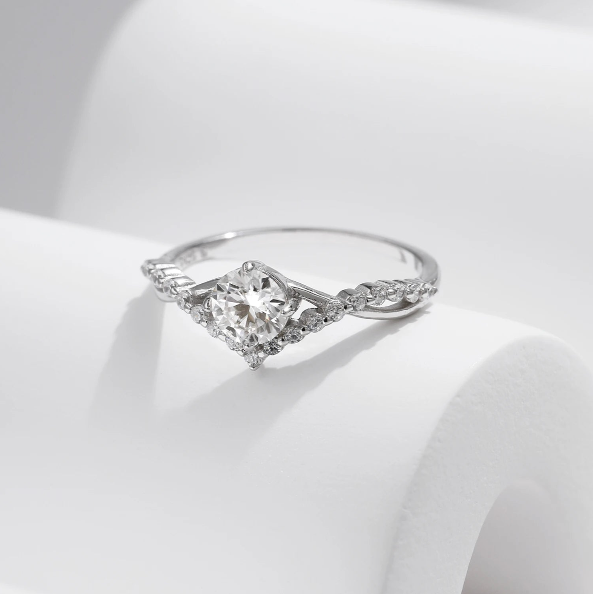 Anillo Aurora de Moissanita 0.50 CT en Plata 925