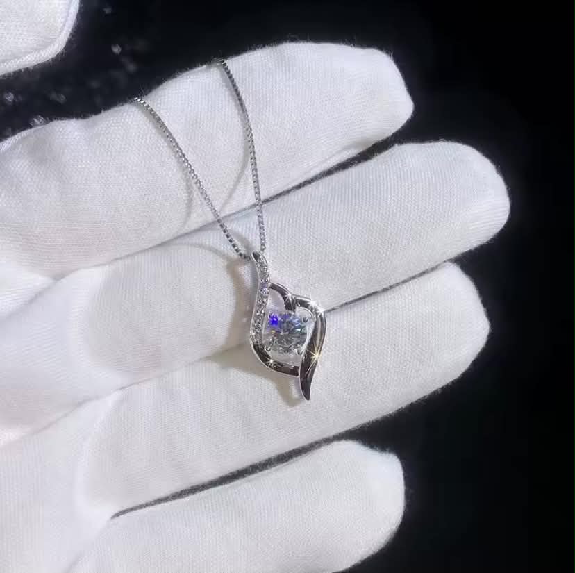 Luminous White Gold Pendant Necklace